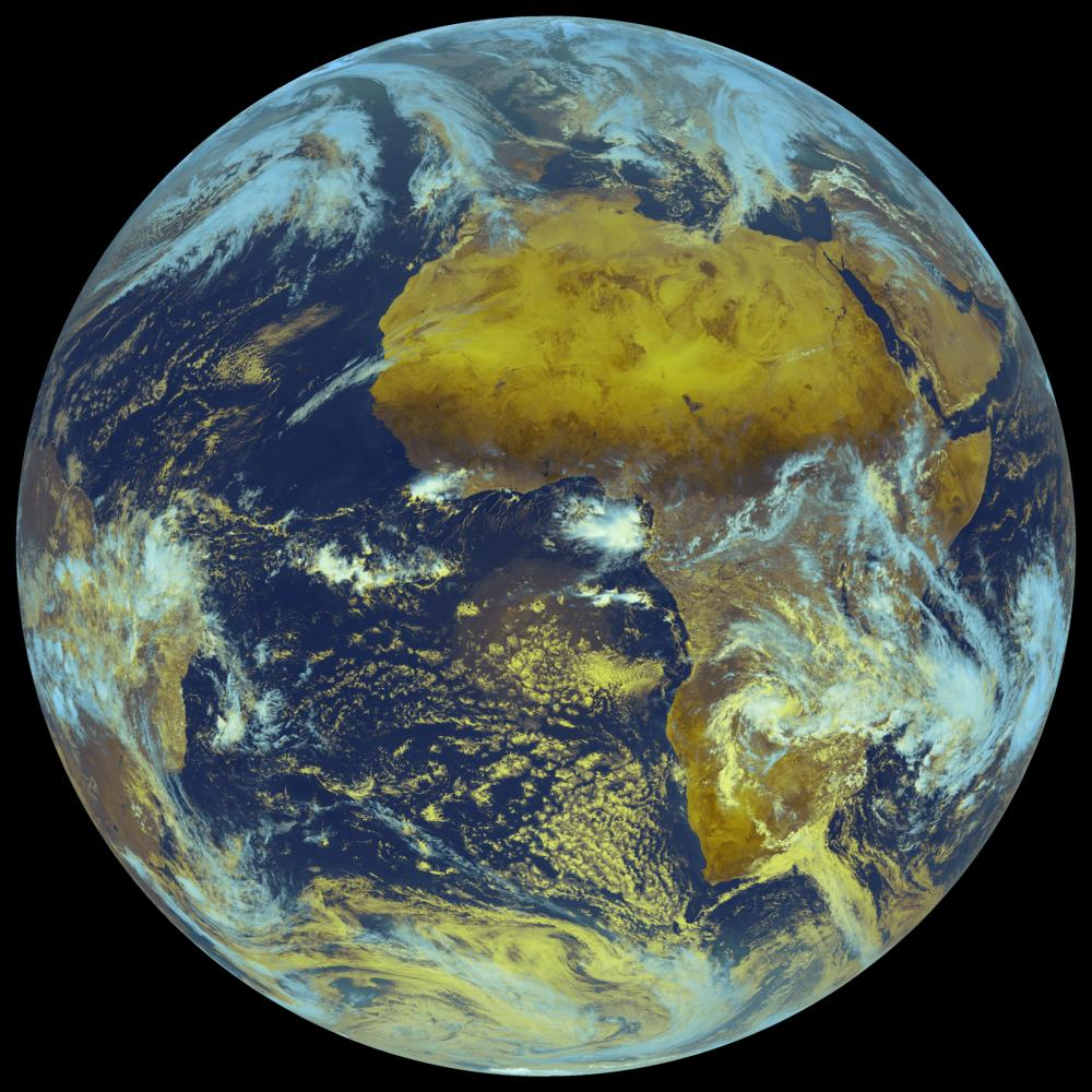 Image en composition colorée obtenue à partir du satellite Météosat de seconde génération, le 19 janvier 2004 à 12 h UTC. © Météo-France.