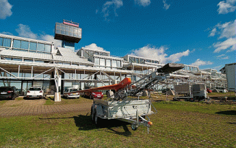 Drone Boreal sur son lanceur devant le CNRM