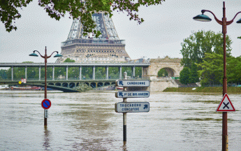 Autorités locales, anticipez et gérez les risques de crue et d'inondation. 