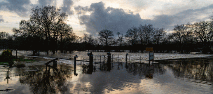Les pluies ont été abondantes, surtout sur la Bretagne, le Roussillon et la Corse, entraînant des inondations.