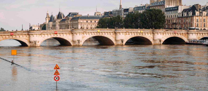 Crue à Paris