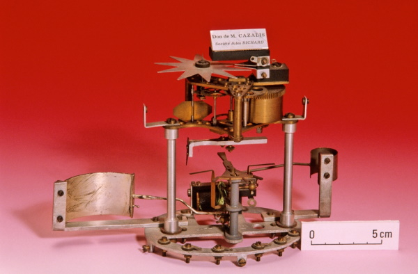 Radiosonde fabriquée pour l'Année polaire 1932-1933. © Météo-France. Radiosonde fabriquée pour l'Année polaire 1932-1933. © Météo-France.