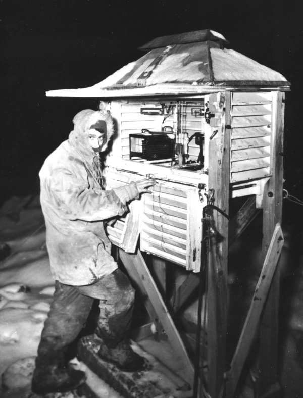 André Prud'homme (1920-1959), météorologiste français, mort accidentellement en Terre-Adélie pendant l'Année géophysique internationale. © Météo-France.